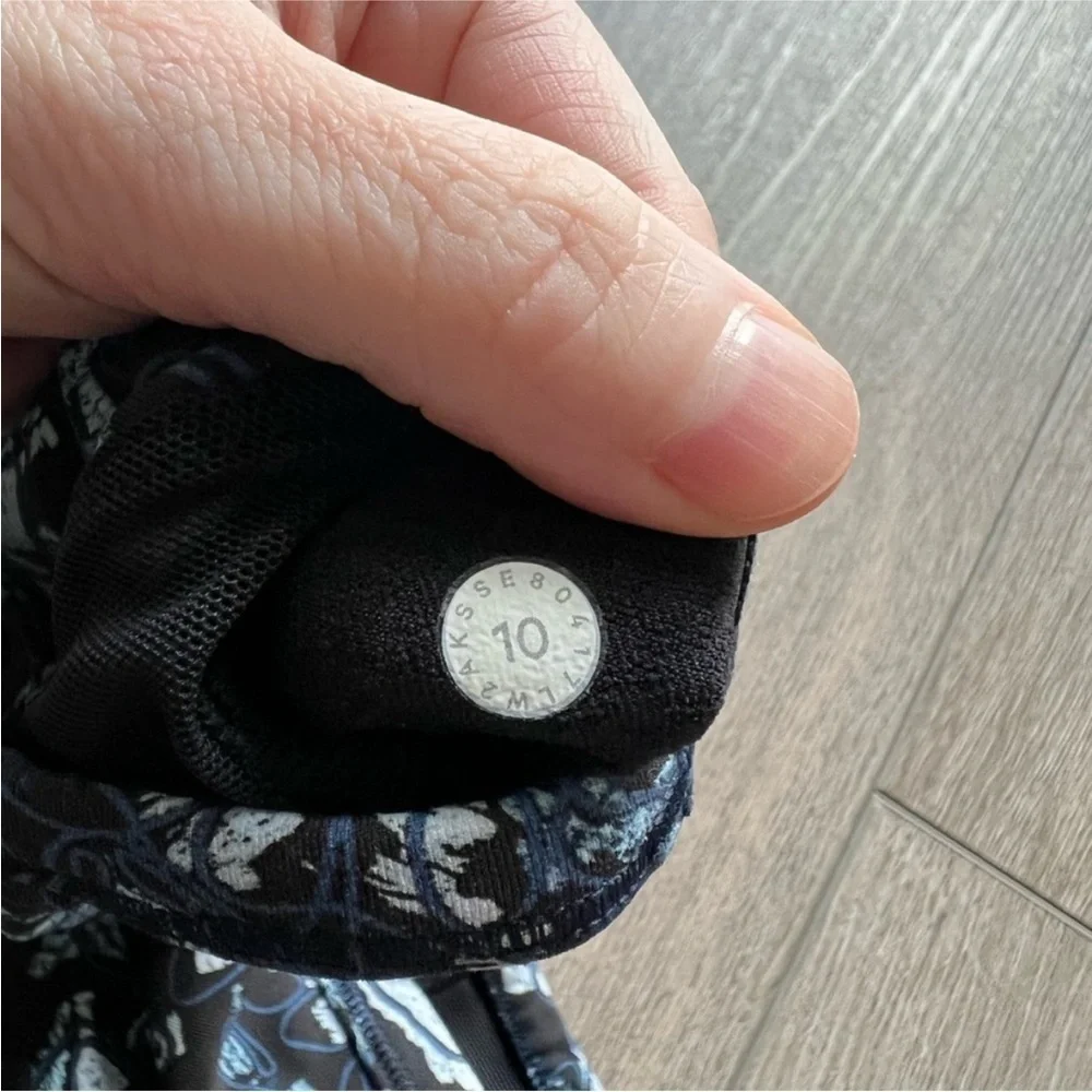 Lululemon Free To Be Zen Bra in Embellished Multi Size 10